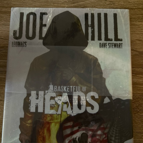 Basketful of Heads Hardcover Book Joe Hill DC Hill House Comics DC Black Label - Picture 4 of 7